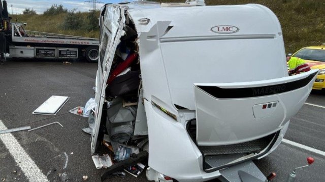 Wohnanhänger macht sich selbständig