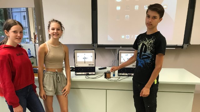 Stadtwerke unterstützen Gymnasium mit Messgeräten