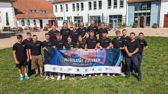 19 neue Azubis bei Unternehmensgruppe Fischer