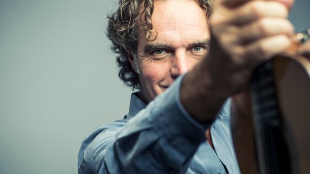 Falk Zenker spielt Wellentanz-Konzert