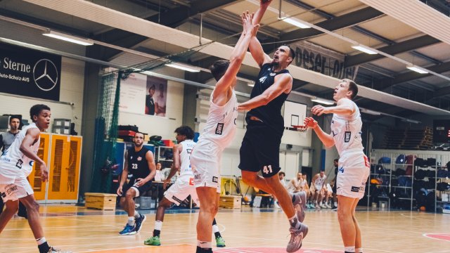 Medipolis SC Jena gewinnt zum Testspielauftakt mit 86:61 gegen die CATL Basketball Löwen