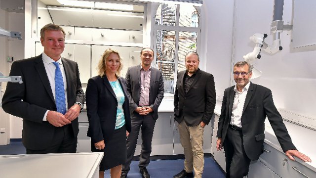 Neues Laborgebäude der Uni eingeweiht
