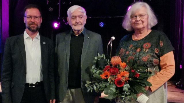 Ehrung für den Arbeitskreis „Sprechende Vergangenheit“