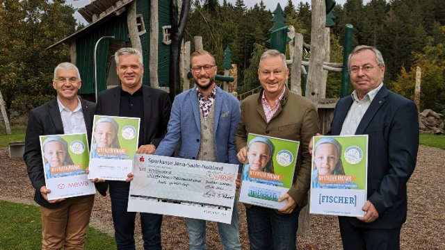 Spendenscheck überreicht