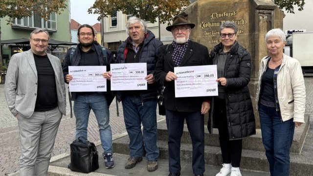 Spenden-Scheck für drei Jenaer Vereine