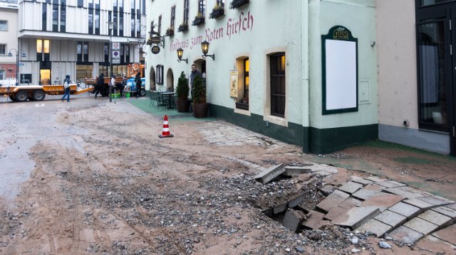 Trinkwasserleitung am Holzmarkt gebrochen