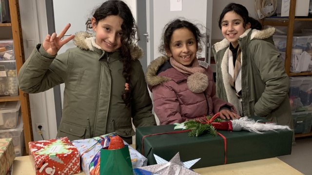 Größte Wunschbaum-Aktion: 12 Bäume, 500 Wünsche 