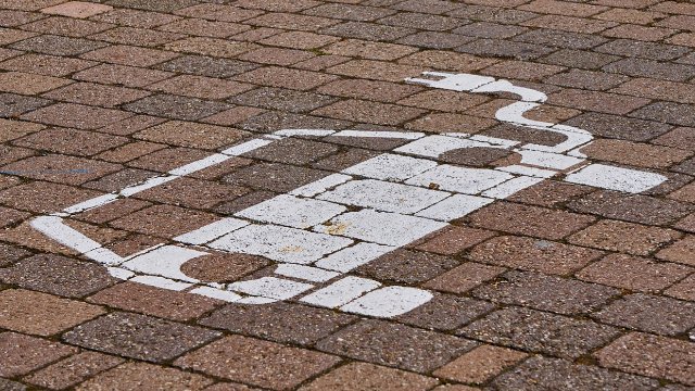 Erster Thüringer Experte für E-Mobilität kommt aus Jena