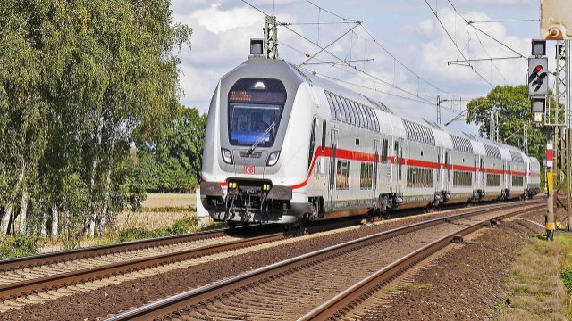 Über Jena mehr Intercity-Fahrten nach Nürnberg und Baden-Württemberg 