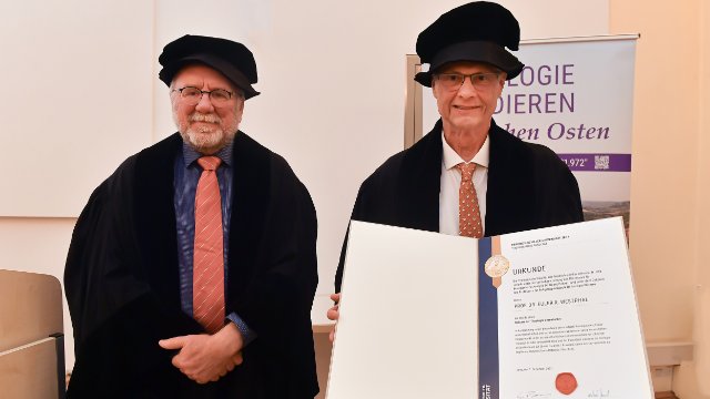 Engagierter Theologe erhält Ehrendoktorwürde