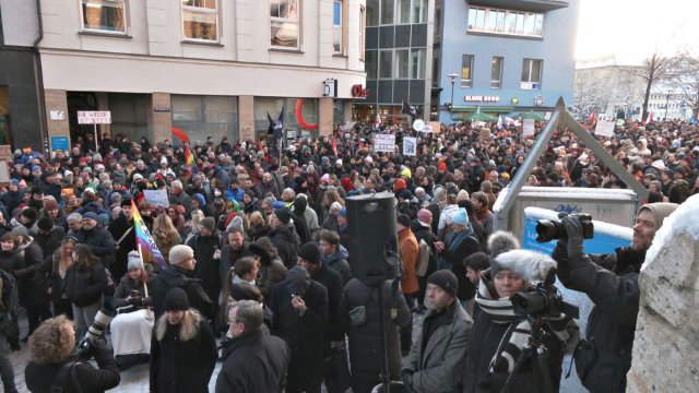 10.000 Leute bei Demo "Demokratie verteidigen"