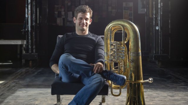 Tuba steht im Mittelpunkt