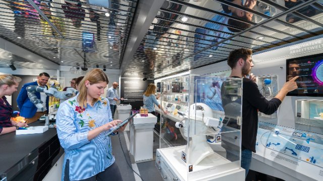 Hightech-Ausstellung im InnoTruck 