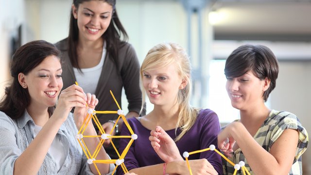 tasteMINT für Schülerinnen an der EAH