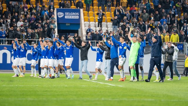 FC Carl Zeiss Jena gewinnt mit 3:1 gegen FC Rot-Weiß Erfurt