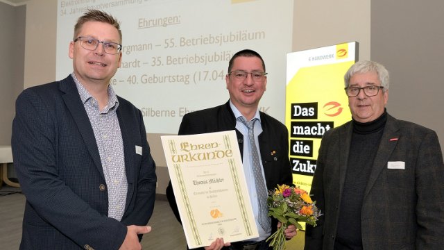 Silberne Ehrennadel für Thomas Mächler