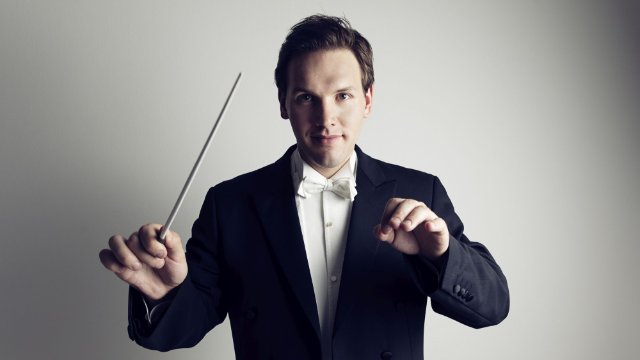 Gabriel Venzago und die Philharmonie mit Werken von Mozart, Martin und Strawinski