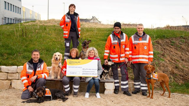 Böttcher AG unterstützt Rettungshundestaffel des DRK