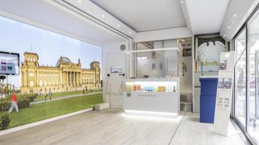 Infomobil des Bundestages in Jena