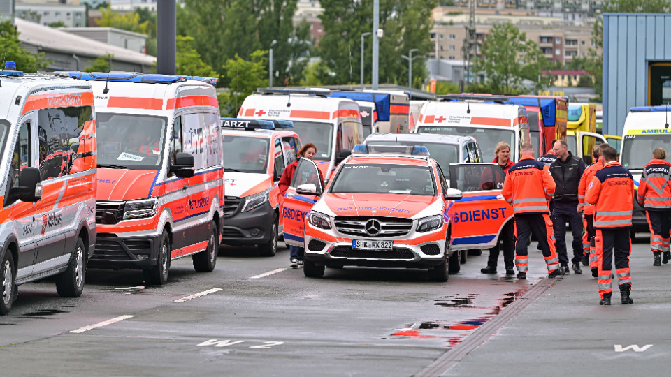 Feuerwehren und Rettungskräfte üben Notfall