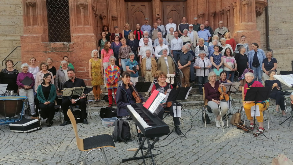 Sommerkonzert auf den Stufen der Stadtkirche