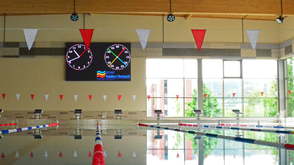 Sportschwimmhalle wieder geöffnet