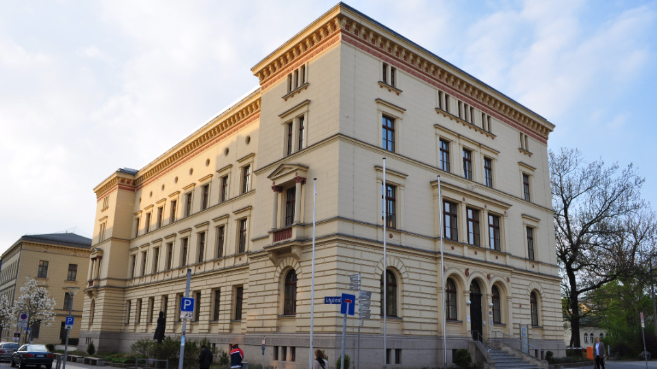 Gütetermin: Klima-Aktivist:in gegen FSU