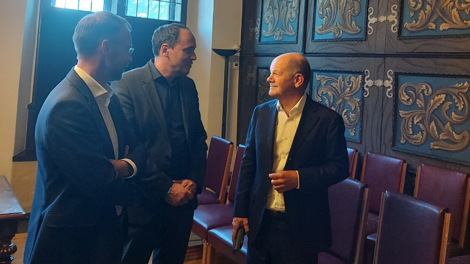 Olaf Scholz trug sich in Goldene Buch ein