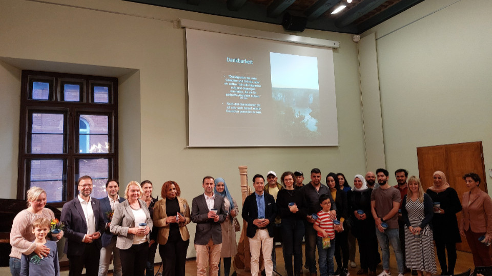 Einbürgerungsfeier für 203 Menschen aus 30 Ländern