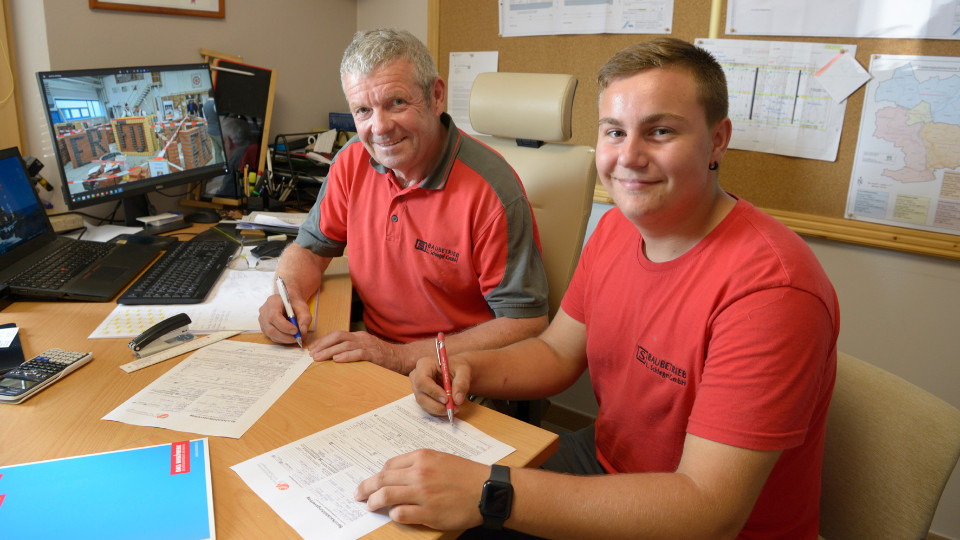 200. Lehrvertrag im Handwerk unterschrieben