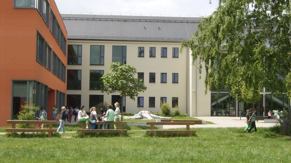 Stadtratsanfrage zum Sonnensegel für Montessori-Schule