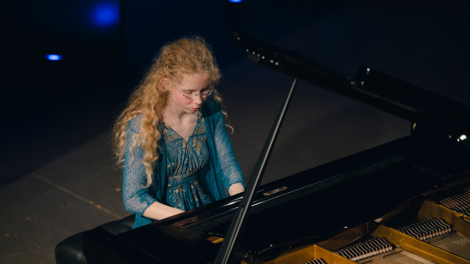 Jenaer Klavierschülerin gewinnt 3. Preis beim Bechsteinwettbewerb 
