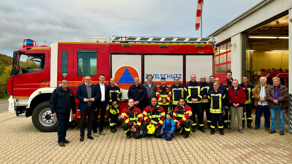 Neues Feuerwehrfahrzeug in Crossen übergeben