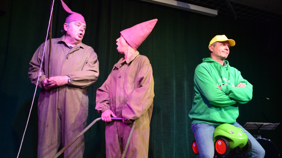 "35 Jahre Mauerfall" im kabarettistischen Einheitsprogramm  