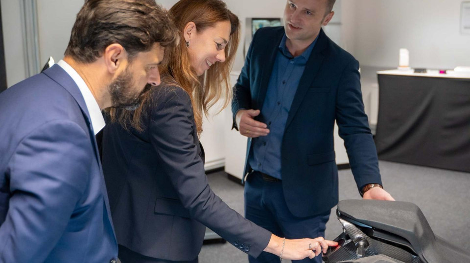 ZEISS und tesa bündeln Kräfte