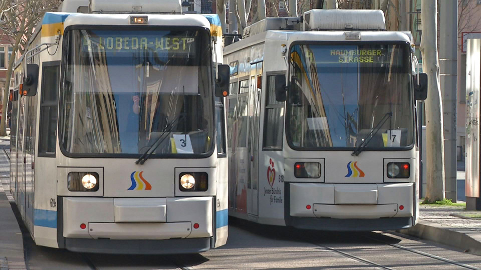 Feiertage: So fahren Bus und Bahn
