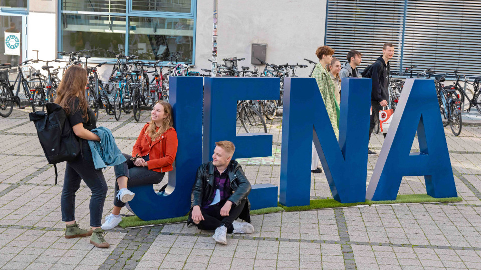 Deutschlands beliebteste Voll-Universität mit mehr als 15.000 Studierenden steht in Jena