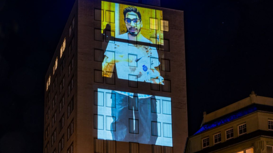 Fragmentierte Körper am Jenoptik-Hochhaus