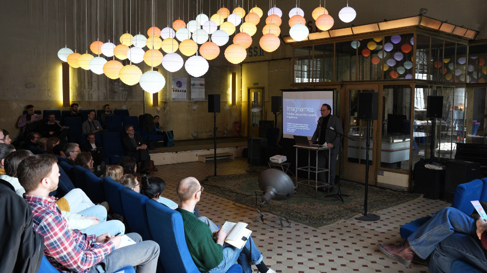 Wie entwickeln Gesellschaften gemeinsame Bilder?