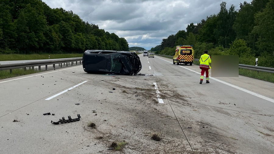 Unfall auf der A4 – Unfallverursacher flüchtig