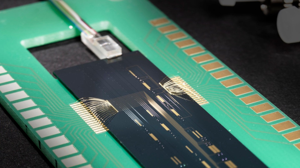 Effizientere Schaltkreise für KI und Quantencomputer