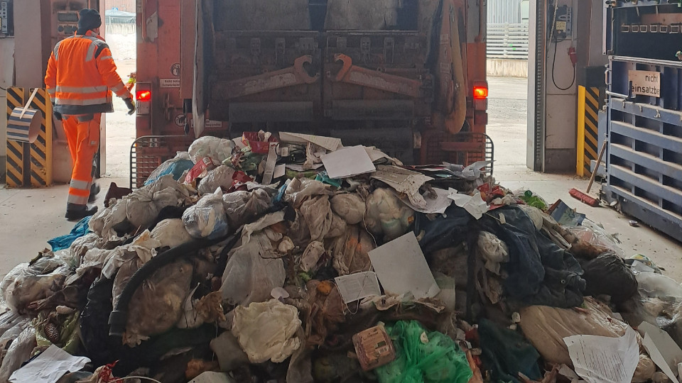 Zweiter Teil der Hausmüllanalyse in Jena