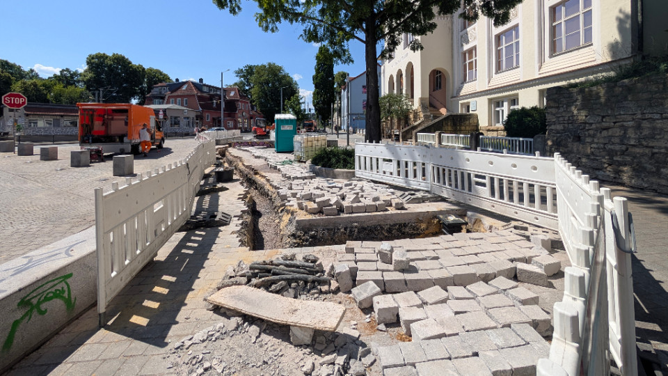 Neuer Trinkbrunnen vor Phyletischem Museum
