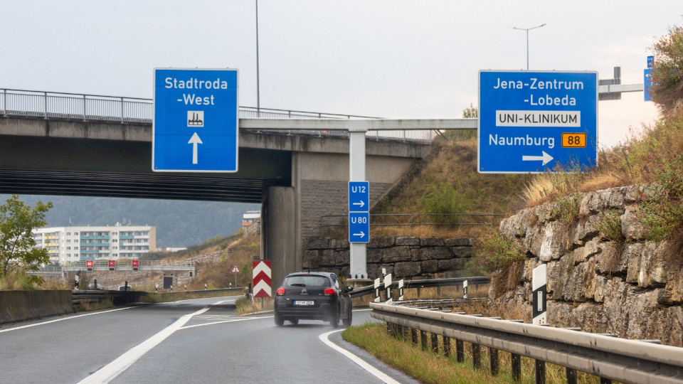 Sperrung Ausfahrt A4