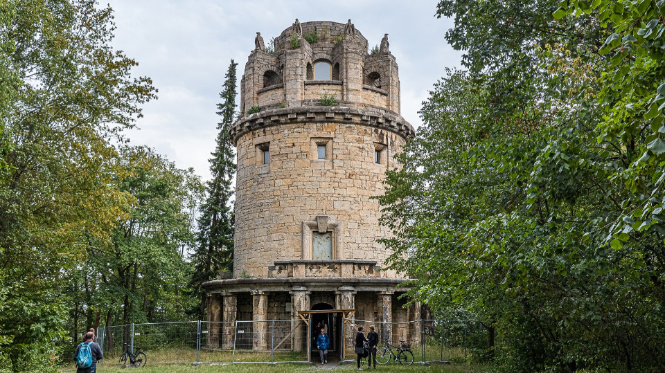 Bismarckturm wird vor Kunitzburg saniert