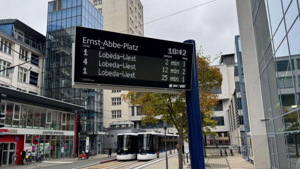 Neue Anzeigetafeln installiert