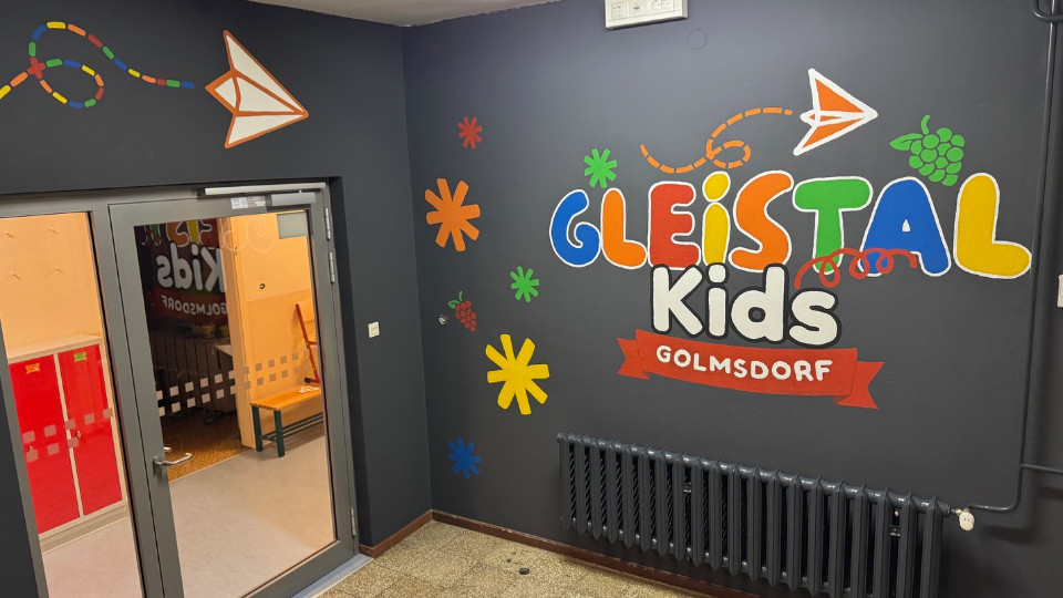 Grundschule Golmsdorf erstrahlt nach weiterer Renovierung in neuem Glanz Grundschule Golmsdorf erstrahlt nach weiterer Renovierung in neuem Glanz