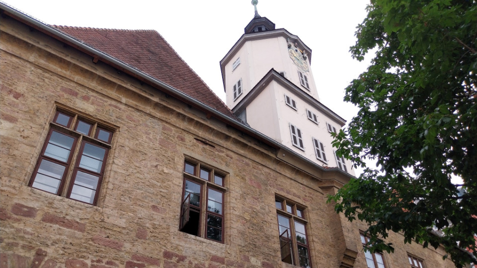 Jenaer Stadtrat berät über Buslinie, Straßenbahn und Sozialstrategie