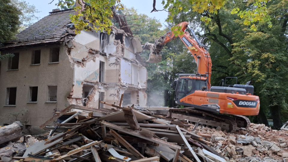 Altlasten im Schlosspark Hummelshain werden beseitigt