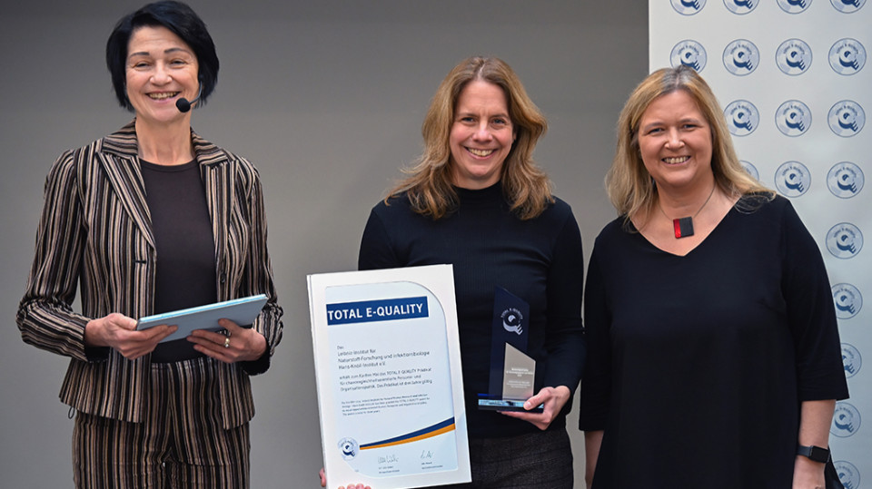 Leibniz-HKI erhält TEQ-Prädikat 